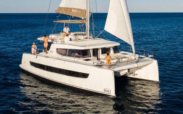 Bali 4.8 - Yacht Charter Caribbean