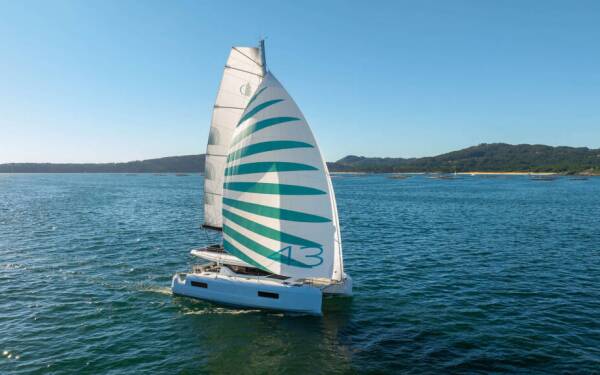 Lagoon 43 - Yacht Charter Caribbean